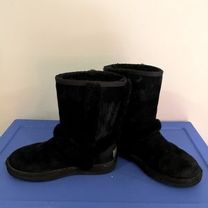Women’s sz 6 Black UGGs